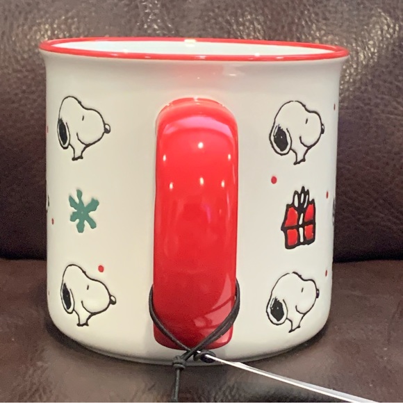 Peanuts Snoopy with Christmas Gifts and Snowflakes Ceramic Christmas Mug - Picture 2 of 7